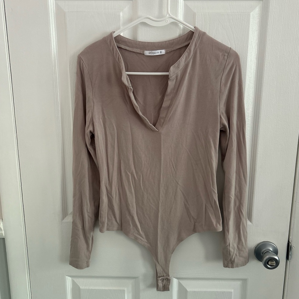 Reoria v-neck bodysuit
